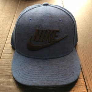Nike snapback hat